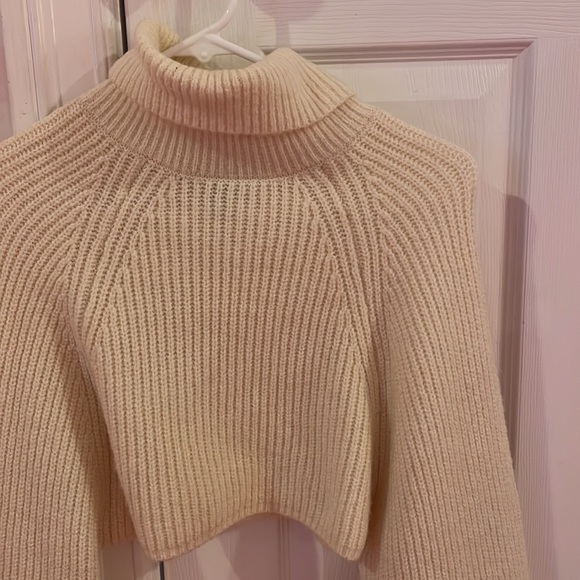 White Forever 21 Turtleneck - Picture 2 of 3